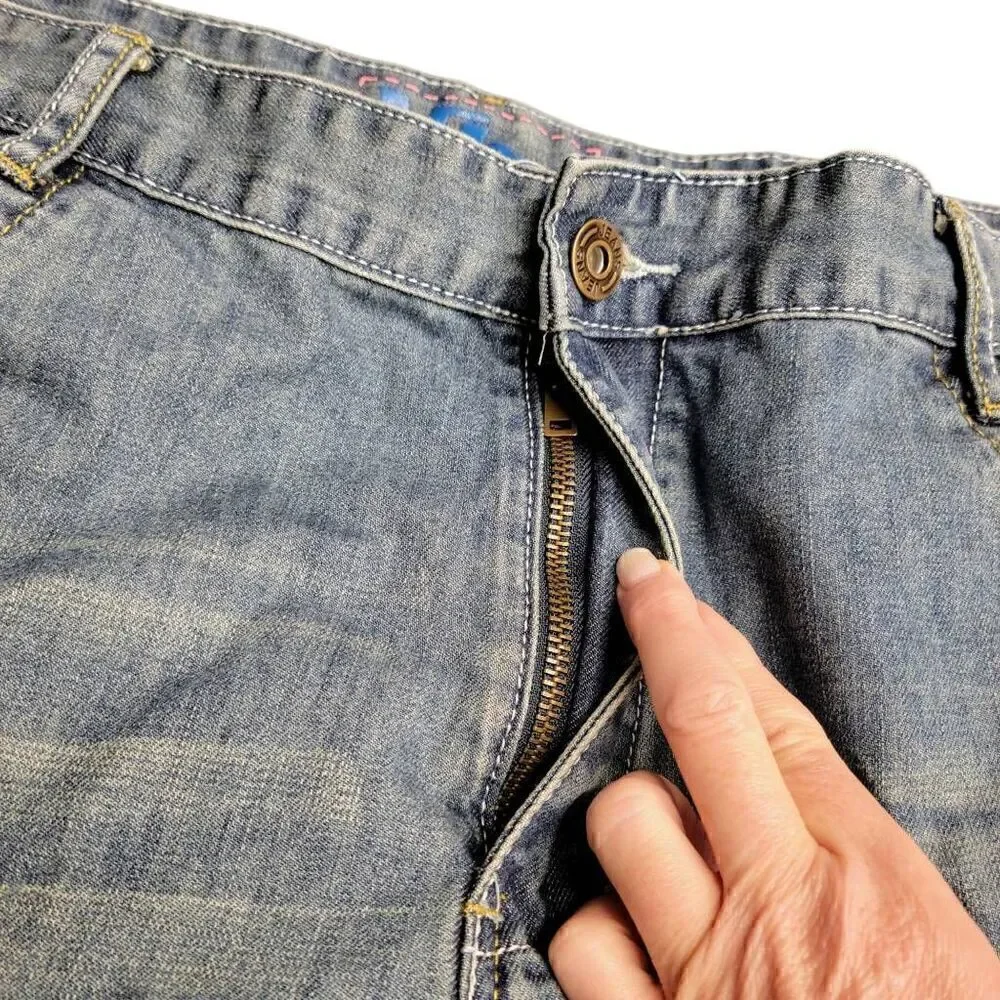V Jeans Trendy Distressed Denim Cargo & Zip Pockets Blue Jean Shorts